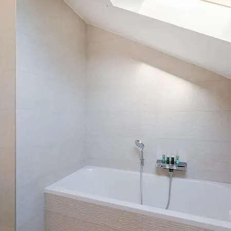 Villa Huswell - Spacious House With Sunny Garden Bruges